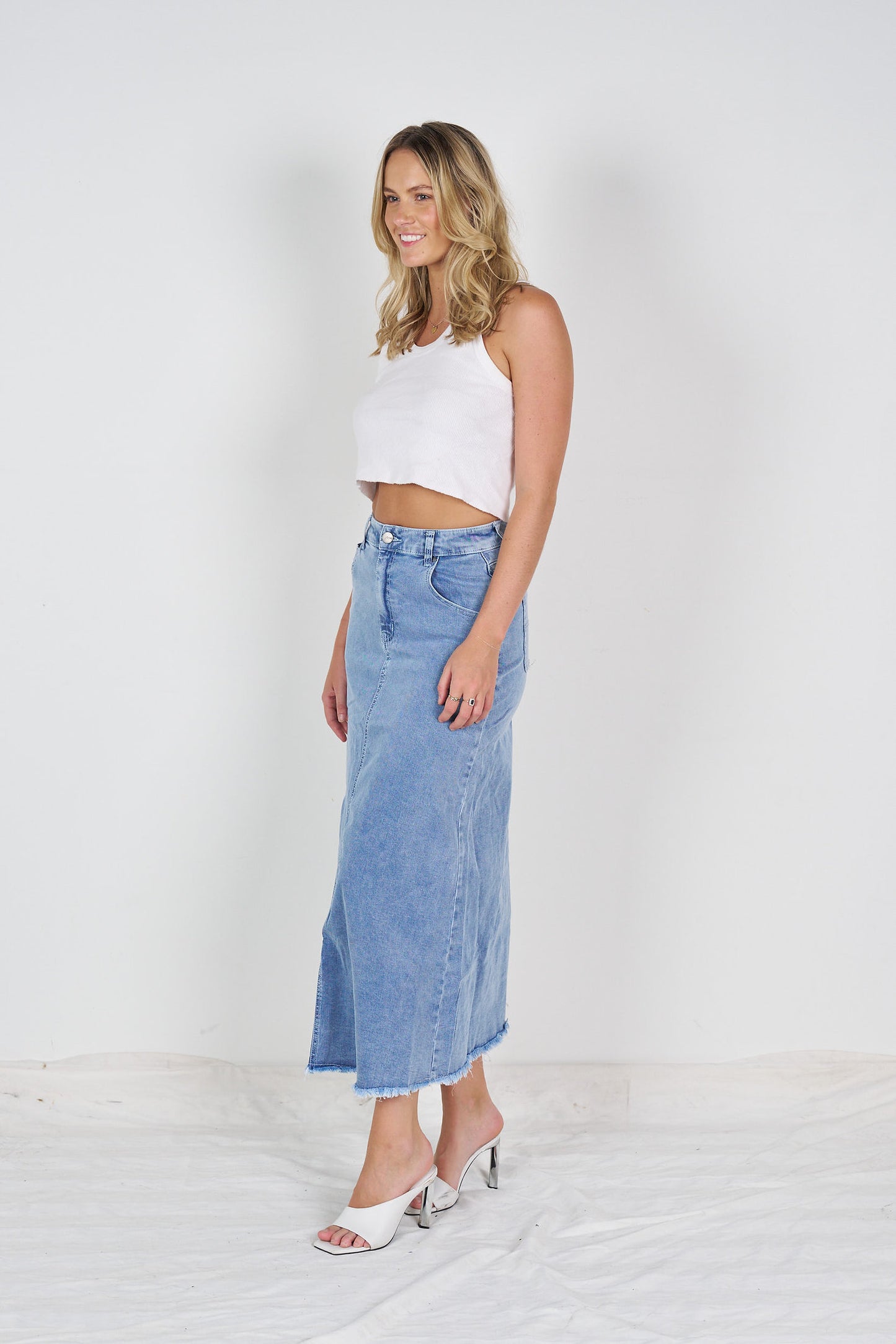 Wakee Maxi Denim Skirt With Frayed Hem 7131