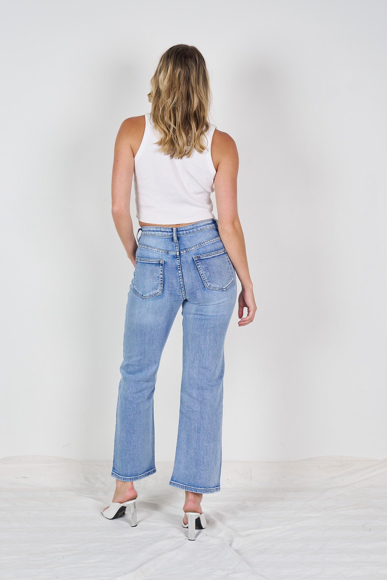 Wakee Straight Leg Jeans 3081